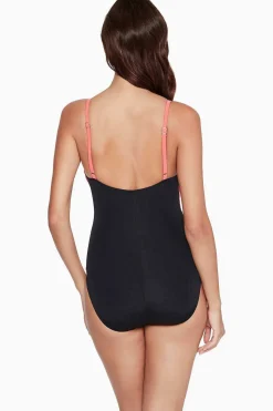 Lisa Badpak Uit Een Stuk