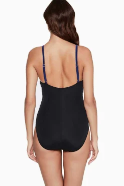 Lisa Badpak Uit Een Stuk