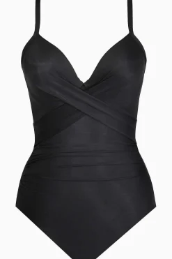 Rotsvast Boeiend Badpak Uit Een Stuk